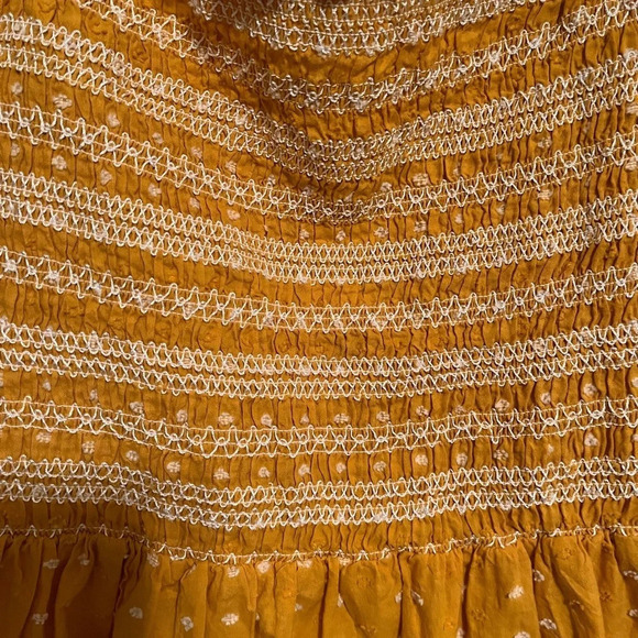CROWN & IVY~BLOUSE~YELLOW~ NWT~BELK~SM + - Picture 2 of 8